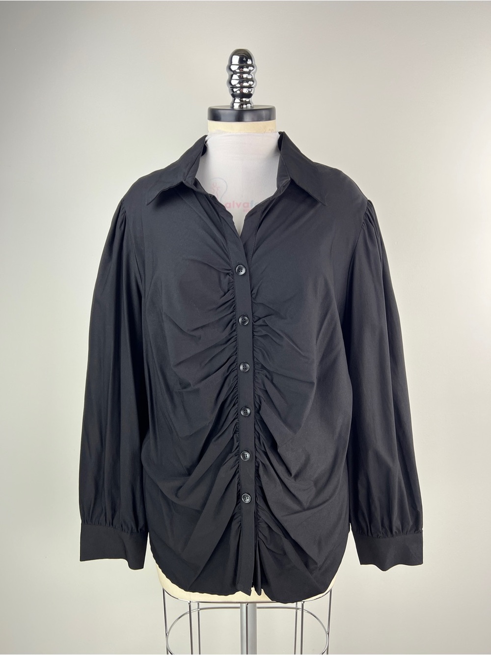 💚 3663. Black Ruched Button-Front Blouse